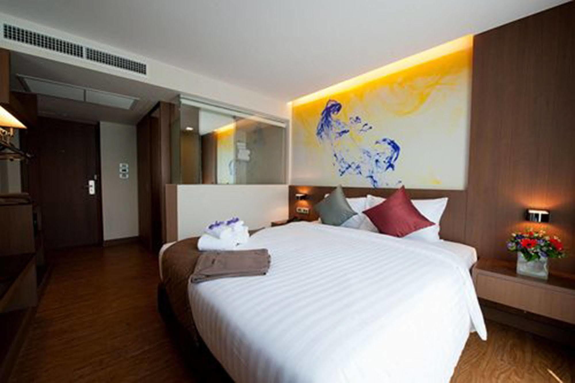 41 Suite Bangkok Exterior photo